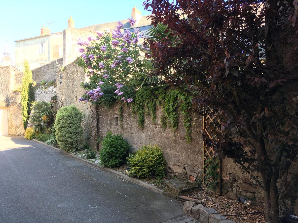 Logis Hotel Le Chene Vert Savenay Exterior foto